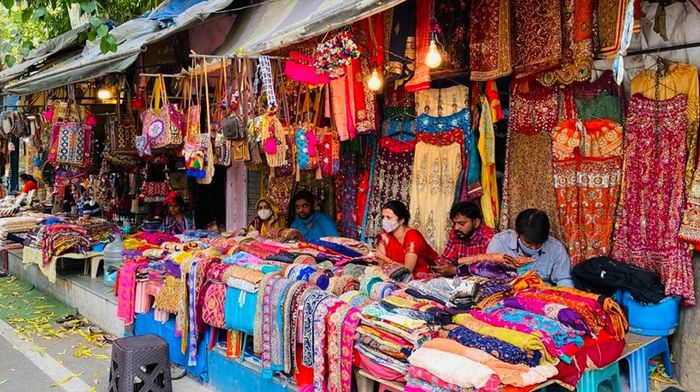 The Pocket-friendly Wholesale Saree Market in Delhi for Brides-to-be