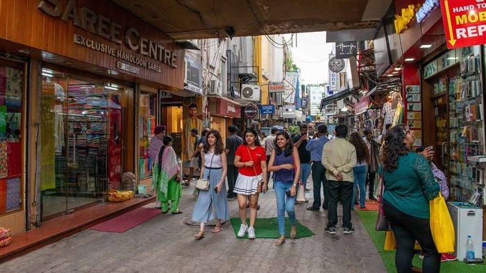 9 Markets In Delhi Where You Can Buy Dupes Of High-End Brands | HerZindagi