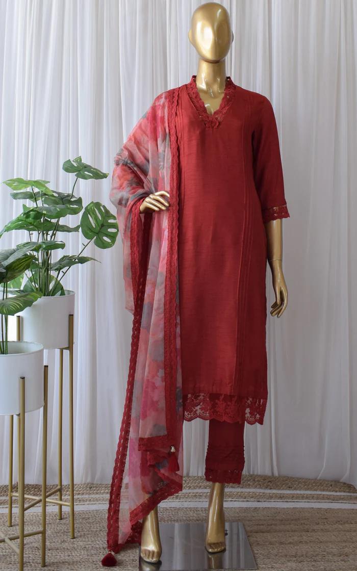 Red Kurta Pant Set with Floral Organza Dupatta (1)