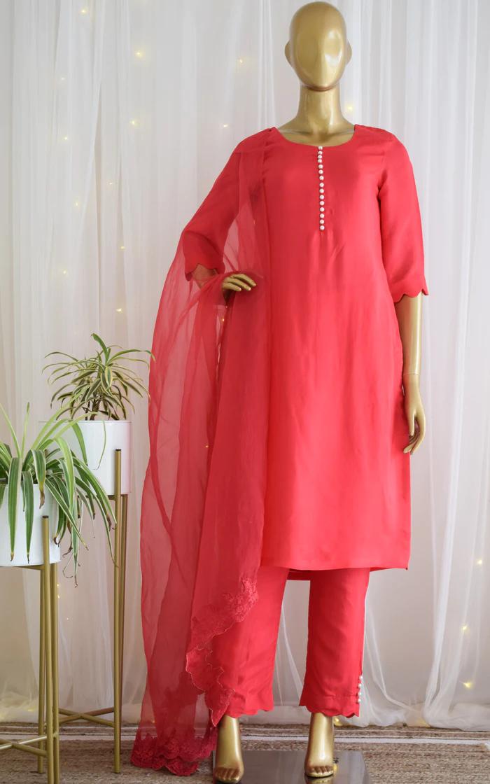 Red Kurta-Pant Set with Organza Dupatta (1)